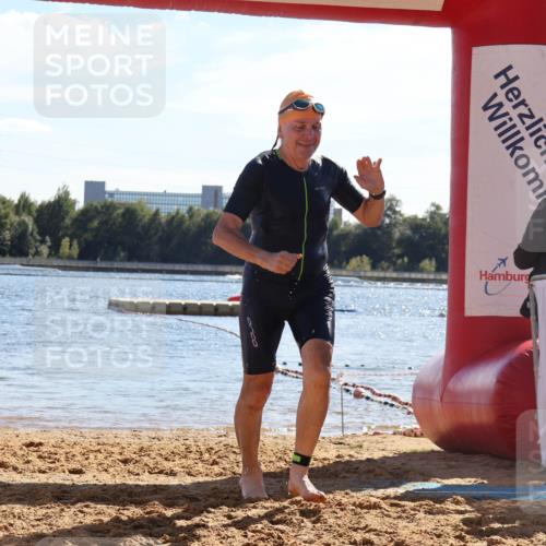 07.09.2025 - 19. Norderstedt Triathlon Luisa Fischer http://msf.ph/oto/8750422 07.09.2025 15:23:56 Schwimmen 1437, 1448 meine-sportfotos.de