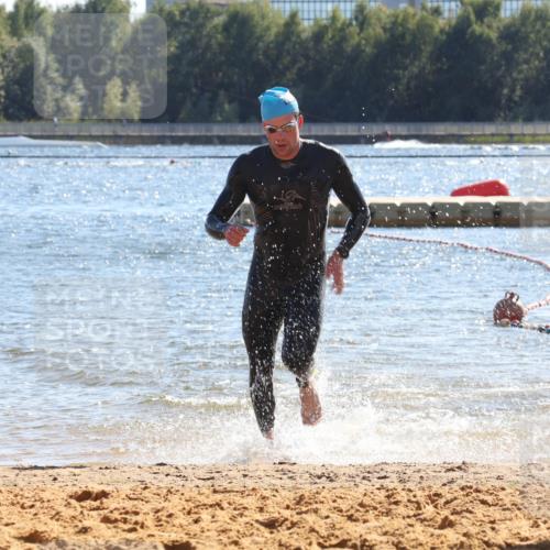 07.09.2025 - 19. Norderstedt Triathlon Luisa Fischer http://msf.ph/oto/8750454 07.09.2025 15:26:04 Schwimmen 504 meine-sportfotos.de