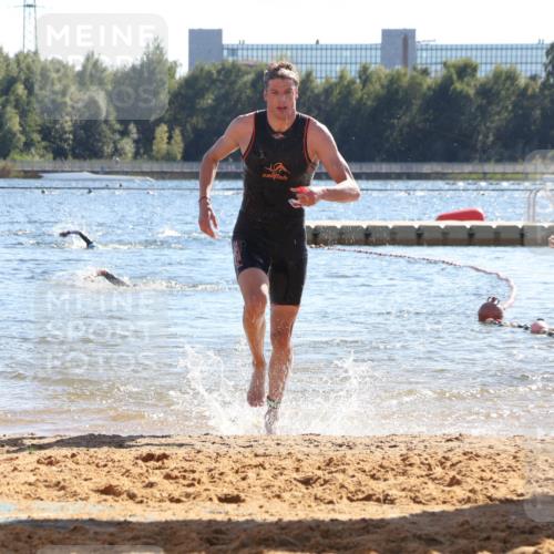 07.09.2025 - 19. Norderstedt Triathlon Luisa Fischer http://msf.ph/oto/8750514 07.09.2025 15:27:06 Schwimmen 522 meine-sportfotos.de