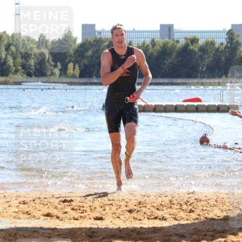 07.09.2025 - 19. Norderstedt Triathlon Luisa Fischer http://msf.ph/oto/8750517 07.09.2025 15:27:07 Schwimmen 522 meine-sportfotos.de