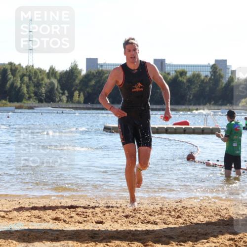 07.09.2025 - 19. Norderstedt Triathlon Luisa Fischer http://msf.ph/oto/8750527 07.09.2025 15:27:07 Schwimmen 522 meine-sportfotos.de
