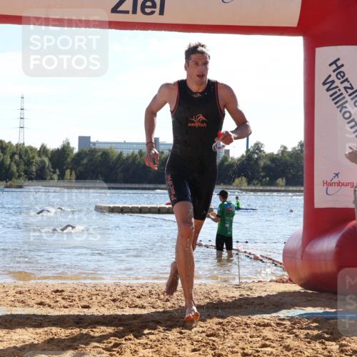 07.09.2025 - 19. Norderstedt Triathlon Luisa Fischer http://msf.ph/oto/8750545 07.09.2025 15:27:09 Schwimmen 522 meine-sportfotos.de