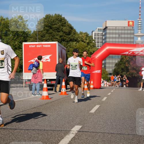 07.09.2025 - BARMER Alsterlauf Yannick Fuchs http://msf.ph/oto/8750559 07.09.2025 09:35:00 Laufen 6013, 6066, 8025, 576 meine-sportfotos.de