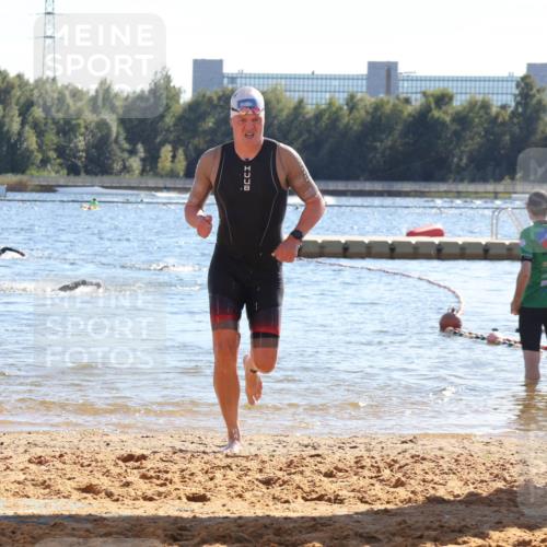 07.09.2025 - 19. Norderstedt Triathlon Luisa Fischer http://msf.ph/oto/8750569 07.09.2025 15:27:23 Schwimmen 508 meine-sportfotos.de