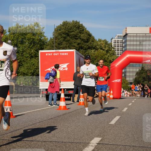 07.09.2025 - BARMER Alsterlauf Yannick Fuchs http://msf.ph/oto/8750572 07.09.2025 09:35:00 Laufen 6013, 6066, 8025 meine-sportfotos.de