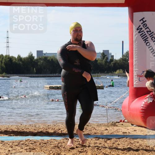 07.09.2025 - 19. Norderstedt Triathlon Luisa Fischer http://msf.ph/oto/8750589 07.09.2025 11:16:04 Schwimmen 186, 190, 1348, 1363 meine-sportfotos.de