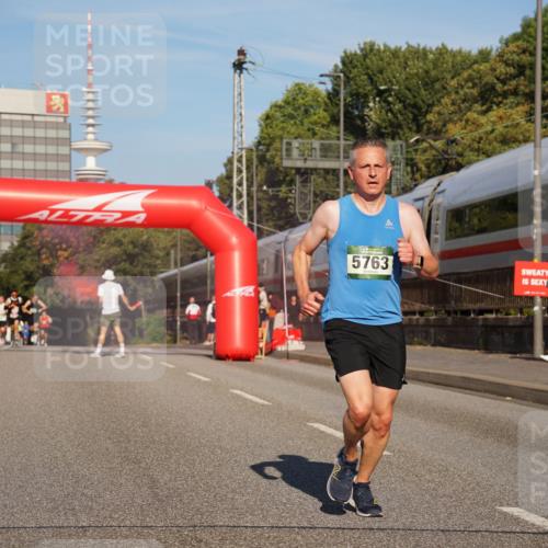 07.09.2025 - BARMER Alsterlauf Yannick Fuchs http://msf.ph/oto/8750600 07.09.2025 09:35:02 Laufen 5763 meine-sportfotos.de