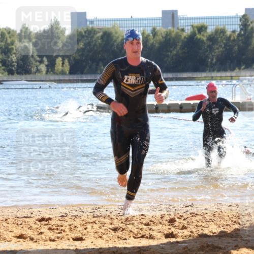 07.09.2025 - 19. Norderstedt Triathlon Luisa Fischer http://msf.ph/oto/8750654 07.09.2025 15:27:52 Schwimmen 514, 517, 537 meine-sportfotos.de