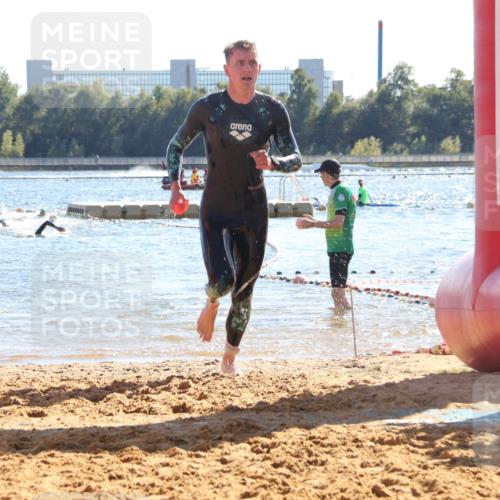 07.09.2025 - 19. Norderstedt Triathlon Luisa Fischer http://msf.ph/oto/8750686 07.09.2025 15:27:56 Schwimmen 517, 537 meine-sportfotos.de