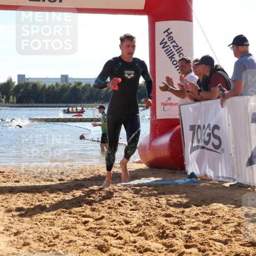 07.09.2025 - 19. Norderstedt Triathlon Luisa Fischer http://msf.ph/oto/8750695 07.09.2025 15:27:57 Schwimmen 517, 537 meine-sportfotos.de