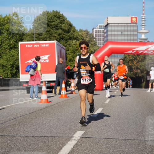 07.09.2025 - BARMER Alsterlauf Yannick Fuchs http://msf.ph/oto/8750701 07.09.2025 09:35:11 Laufen 4652, 5120 meine-sportfotos.de