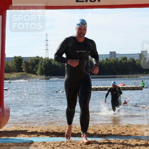 07.09.2025 - 19. Norderstedt Triathlon Luisa Fischer http://msf.ph/oto/8750707 07.09.2025 11:16:29 Schwimmen 281, 793, 837, 1244, 1334 meine-sportfotos.de