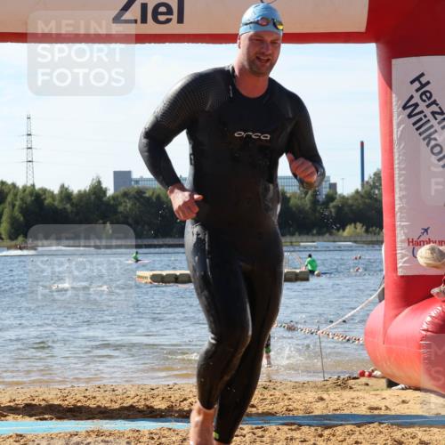 07.09.2025 - 19. Norderstedt Triathlon Luisa Fischer http://msf.ph/oto/8750716 07.09.2025 11:16:30 Schwimmen 281, 793, 837, 1244, 1334 meine-sportfotos.de