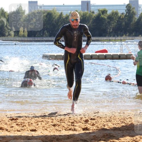 07.09.2025 - 19. Norderstedt Triathlon Luisa Fischer http://msf.ph/oto/8750776 07.09.2025 15:28:21 Schwimmen 498, 550 meine-sportfotos.de