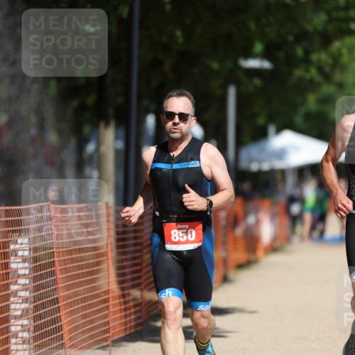 07.09.2025 - 19. Norderstedt Triathlon Michael Strokosch http://msf.ph/oto/8750795 07.09.2025 12:44:12 Laufen 212, 701, 850 meine-sportfotos.de