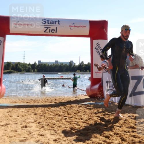 07.09.2025 - 19. Norderstedt Triathlon Luisa Fischer http://msf.ph/oto/8750800 07.09.2025 15:28:24 Schwimmen 498, 499, 550 meine-sportfotos.de