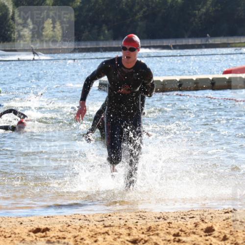 07.09.2025 - 19. Norderstedt Triathlon Luisa Fischer http://msf.ph/oto/8750804 07.09.2025 15:28:25 Schwimmen 498, 499, 550 meine-sportfotos.de