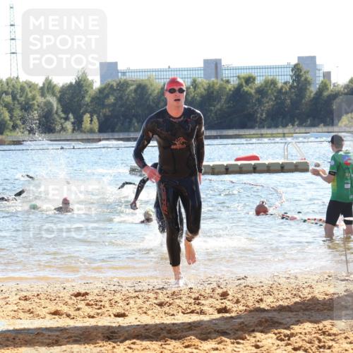 07.09.2025 - 19. Norderstedt Triathlon Luisa Fischer http://msf.ph/oto/8750818 07.09.2025 15:28:27 Schwimmen 498, 499, 513, 550 meine-sportfotos.de