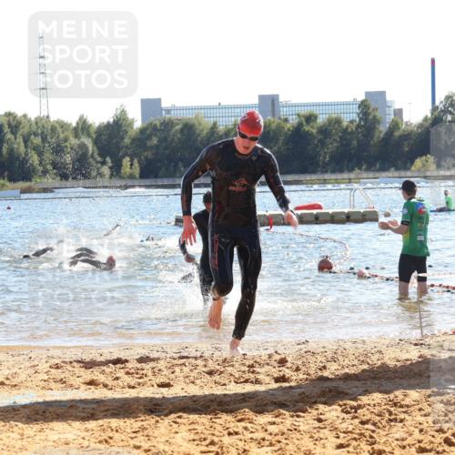 07.09.2025 - 19. Norderstedt Triathlon Luisa Fischer http://msf.ph/oto/8750824 07.09.2025 15:28:27 Schwimmen 498, 499, 513, 550 meine-sportfotos.de