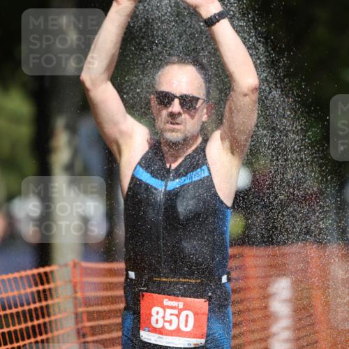 07.09.2025 - 19. Norderstedt Triathlon Michael Strokosch http://msf.ph/oto/8750834 07.09.2025 12:44:15 Laufen 212, 701, 850 meine-sportfotos.de