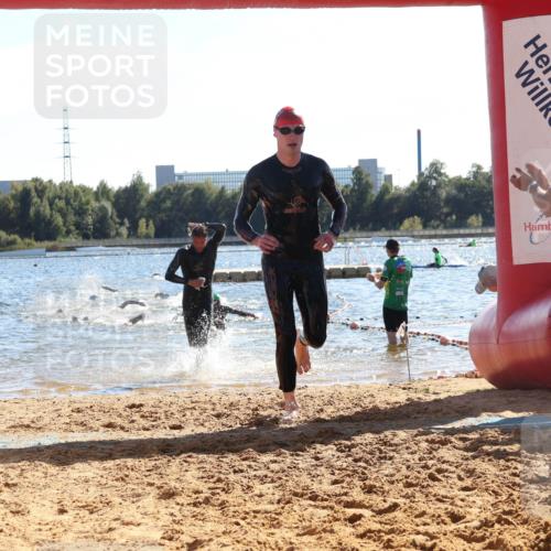 07.09.2025 - 19. Norderstedt Triathlon Luisa Fischer http://msf.ph/oto/8750835 07.09.2025 15:28:28 Schwimmen 498, 499, 513, 550 meine-sportfotos.de