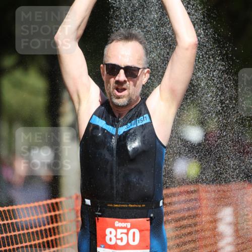 07.09.2025 - 19. Norderstedt Triathlon Michael Strokosch http://msf.ph/oto/8750841 07.09.2025 12:44:15 Laufen 212, 701, 850 meine-sportfotos.de