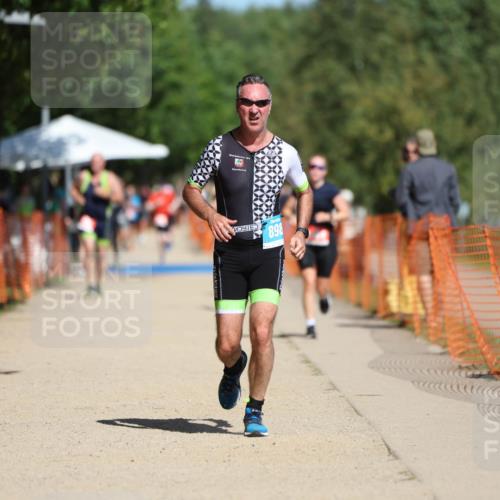 07.09.2025 - 19. Norderstedt Triathlon Michael Strokosch http://msf.ph/oto/8750856 07.09.2025 12:44:23 Laufen 898, 1361 meine-sportfotos.de