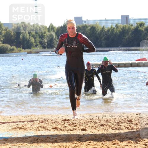 07.09.2025 - 19. Norderstedt Triathlon Luisa Fischer http://msf.ph/oto/8750882 07.09.2025 15:28:36 Schwimmen 499, 510, 513, 541 meine-sportfotos.de