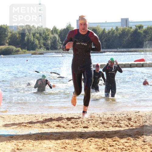 07.09.2025 - 19. Norderstedt Triathlon Luisa Fischer http://msf.ph/oto/8750885 07.09.2025 15:28:36 Schwimmen 499, 510, 513, 541 meine-sportfotos.de