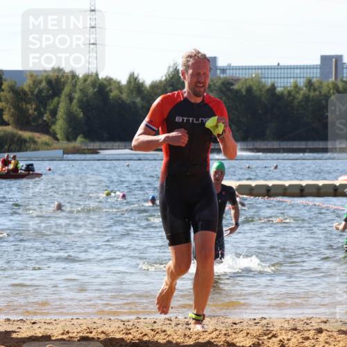 07.09.2025 - 19. Norderstedt Triathlon Luisa Fischer http://msf.ph/oto/8750918 07.09.2025 11:17:58 Schwimmen 736, 1357 meine-sportfotos.de