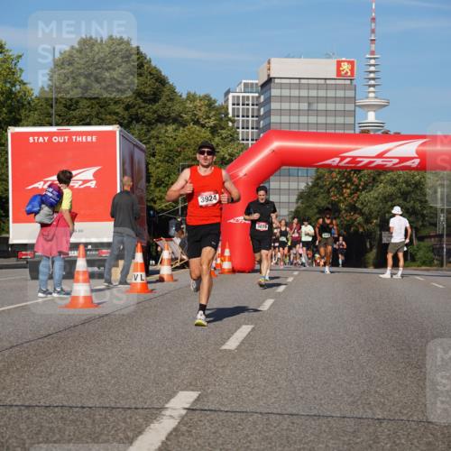 07.09.2025 - BARMER Alsterlauf Yannick Fuchs http://msf.ph/oto/8750922 07.09.2025 09:35:20 Laufen 1, 3924, 3079 meine-sportfotos.de