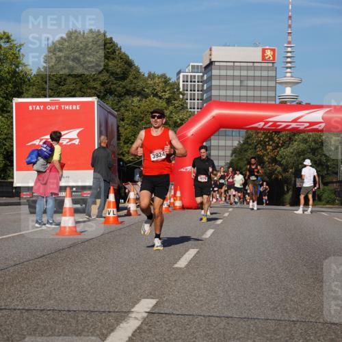 07.09.2025 - BARMER Alsterlauf Yannick Fuchs http://msf.ph/oto/8750930 07.09.2025 09:35:20 Laufen 1, 3924, 3079 meine-sportfotos.de
