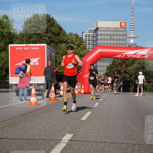 07.09.2025 - BARMER Alsterlauf Yannick Fuchs http://msf.ph/oto/8750937 07.09.2025 09:35:20 Laufen 3924, 1, 3079 meine-sportfotos.de