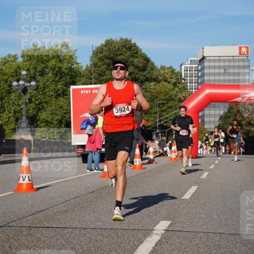 07.09.2025 - BARMER Alsterlauf Yannick Fuchs http://msf.ph/oto/8750952 07.09.2025 09:35:21 Laufen 3924, 3079 meine-sportfotos.de