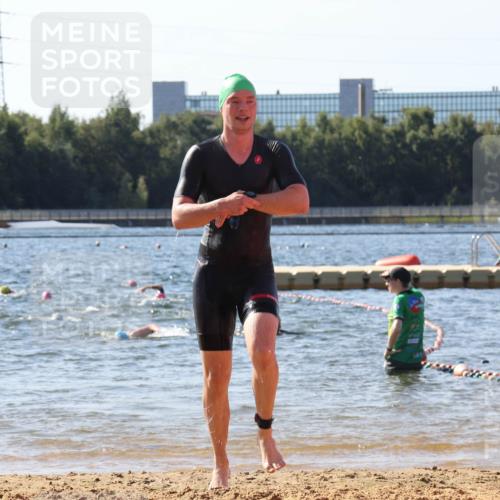07.09.2025 - 19. Norderstedt Triathlon Luisa Fischer http://msf.ph/oto/8750960 07.09.2025 11:18:02 Schwimmen 736, 1357 meine-sportfotos.de
