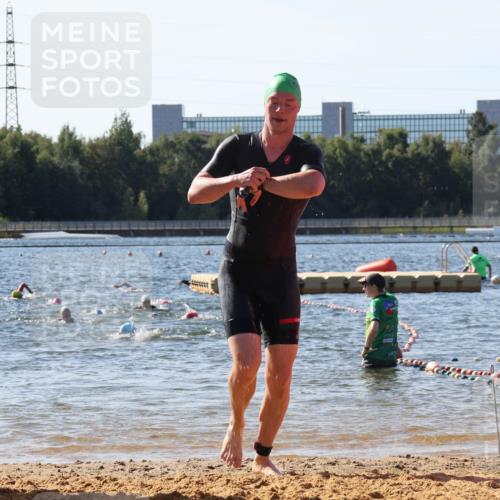 07.09.2025 - 19. Norderstedt Triathlon Luisa Fischer http://msf.ph/oto/8750964 07.09.2025 11:18:02 Schwimmen 736, 1357 meine-sportfotos.de