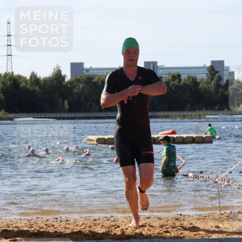 07.09.2025 - 19. Norderstedt Triathlon Luisa Fischer http://msf.ph/oto/8750967 07.09.2025 11:18:03 Schwimmen 736, 1357 meine-sportfotos.de