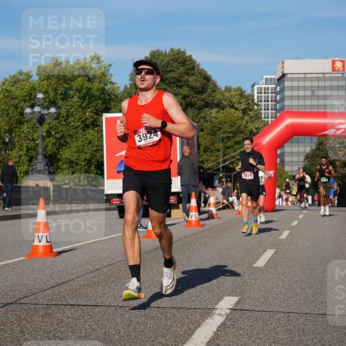 07.09.2025 - BARMER Alsterlauf Yannick Fuchs http://msf.ph/oto/8750970 07.09.2025 09:35:21 Laufen 3924, 3079 meine-sportfotos.de