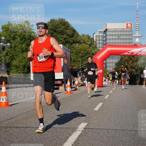 07.09.2025 - BARMER Alsterlauf Yannick Fuchs http://msf.ph/oto/8750977 07.09.2025 09:35:21 Laufen 391, 3079 meine-sportfotos.de