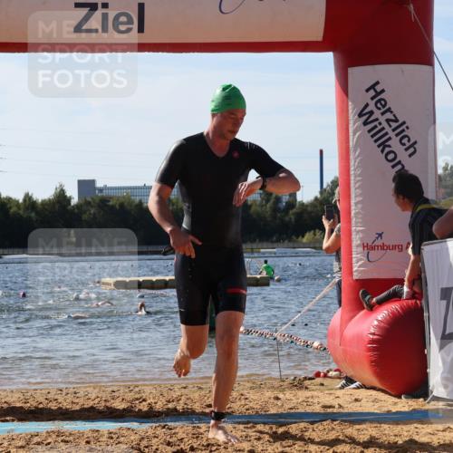 07.09.2025 - 19. Norderstedt Triathlon Luisa Fischer http://msf.ph/oto/8750980 07.09.2025 11:18:04 Schwimmen 736, 1357 meine-sportfotos.de