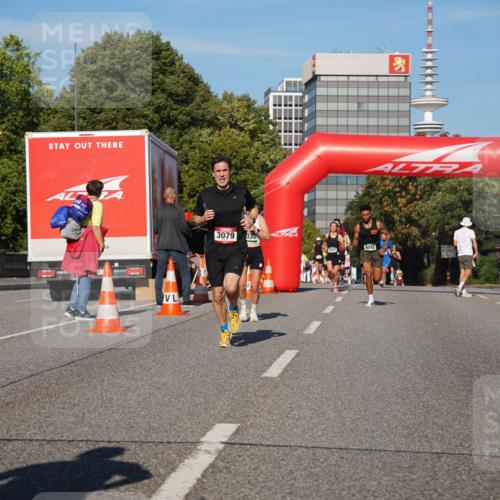07.09.2025 - BARMER Alsterlauf Yannick Fuchs http://msf.ph/oto/8750983 07.09.2025 09:35:22 Laufen 3079, 335, 4042 meine-sportfotos.de