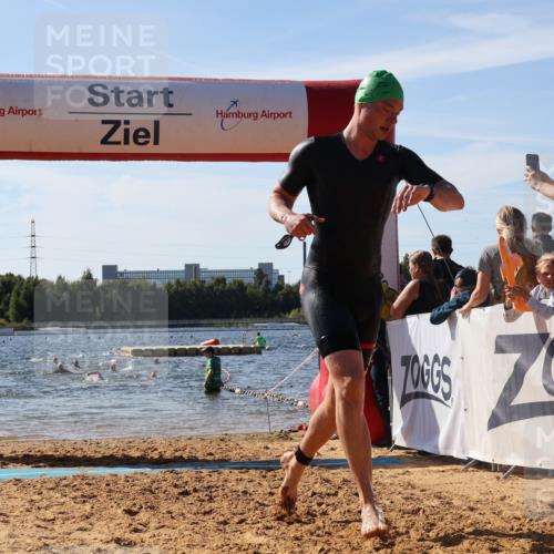 07.09.2025 - 19. Norderstedt Triathlon Luisa Fischer http://msf.ph/oto/8750994 07.09.2025 11:18:05 Schwimmen 736, 1357 meine-sportfotos.de