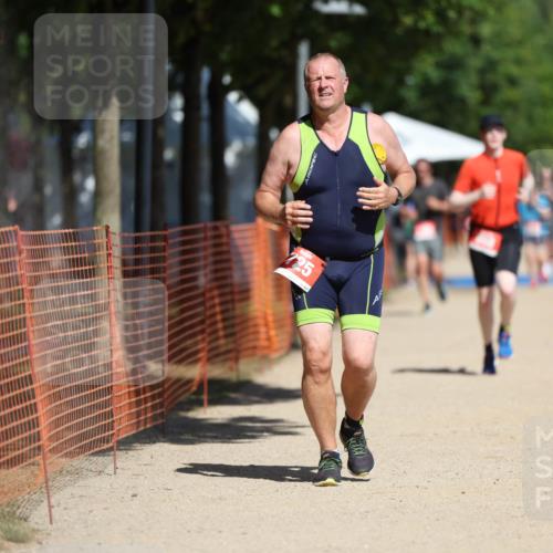 07.09.2025 - 19. Norderstedt Triathlon Michael Strokosch http://msf.ph/oto/8751098 07.09.2025 12:44:37 Laufen 208, 725, 808, 1231 meine-sportfotos.de