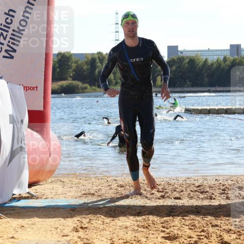 07.09.2025 - 19. Norderstedt Triathlon Luisa Fischer http://msf.ph/oto/8751148 07.09.2025 15:29:10 Schwimmen 512, 521, 528 meine-sportfotos.de