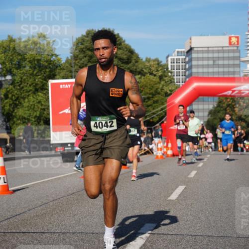 07.09.2025 - BARMER Alsterlauf Yannick Fuchs http://msf.ph/oto/8751161 07.09.2025 09:35:27 Laufen 4042 meine-sportfotos.de