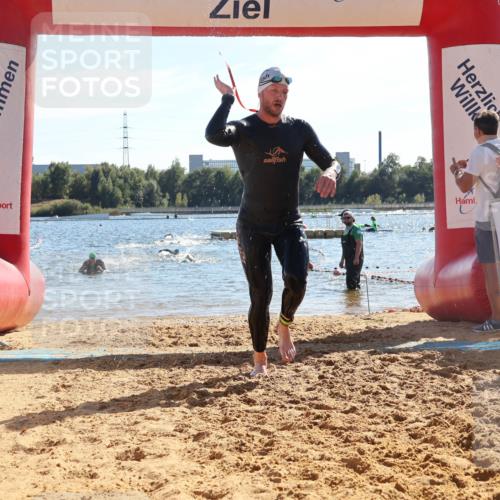 07.09.2025 - 19. Norderstedt Triathlon Luisa Fischer http://msf.ph/oto/8751236 07.09.2025 15:29:24 Schwimmen 535, 540 meine-sportfotos.de