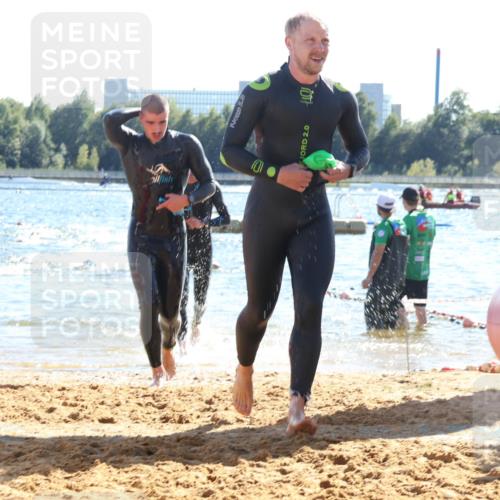 07.09.2025 - 19. Norderstedt Triathlon Luisa Fischer http://msf.ph/oto/8751310 07.09.2025 15:29:43 Schwimmen 492, 496, 497, 515, 520 meine-sportfotos.de