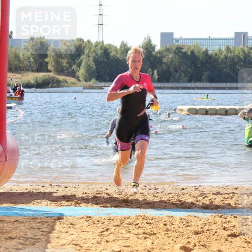 07.09.2025 - 19. Norderstedt Triathlon Luisa Fischer http://msf.ph/oto/8751331 07.09.2025 11:18:58 Schwimmen 155, 191, 299, 801 meine-sportfotos.de