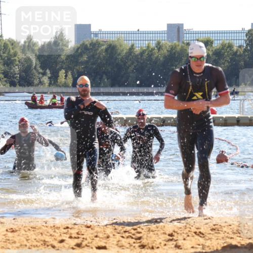 07.09.2025 - 19. Norderstedt Triathlon Luisa Fischer http://msf.ph/oto/8751364 07.09.2025 15:29:56 Schwimmen 493, 497, 515, 520, 546, 547 meine-sportfotos.de