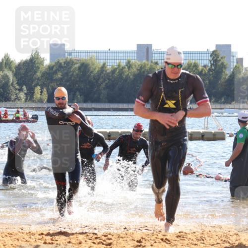 07.09.2025 - 19. Norderstedt Triathlon Luisa Fischer http://msf.ph/oto/8751370 07.09.2025 15:29:57 Schwimmen 493, 494, 497, 520, 546, 547 meine-sportfotos.de